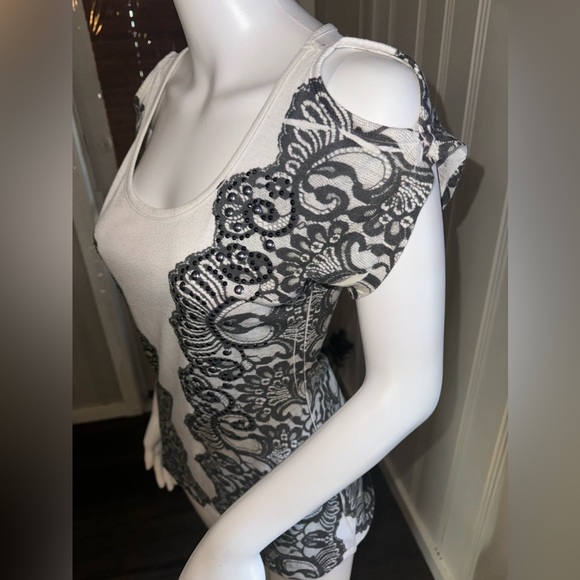 Lace Style Top - Picture 3 of 6